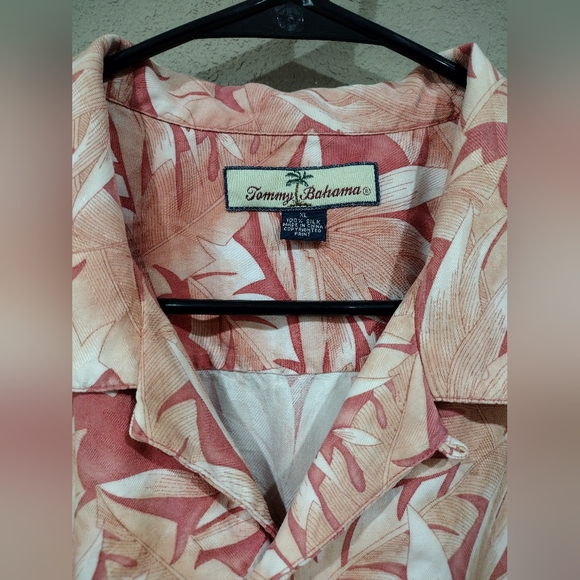🪸 Tommy Bahama Hawaiian Vacation Peach Coral Leaf Printed Novelty Silk Shirt - Picture 5 of 6